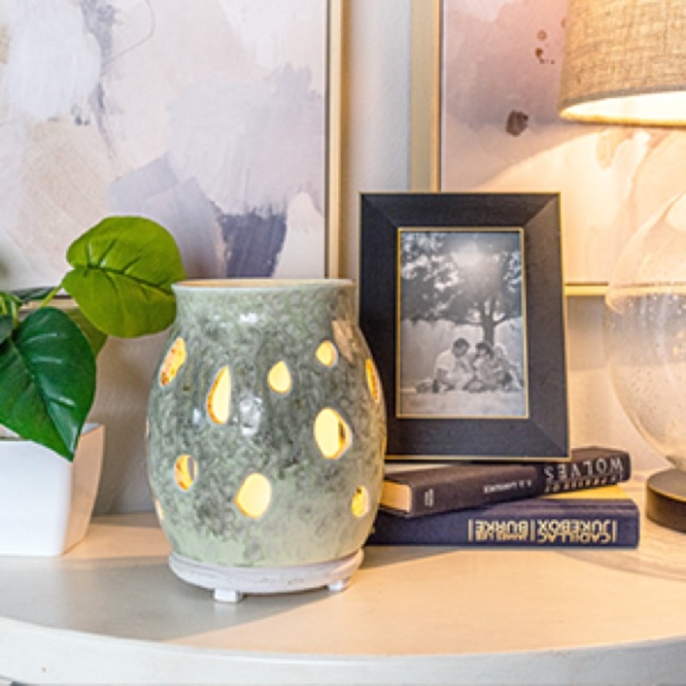 Classic Pottery Accent Shade
